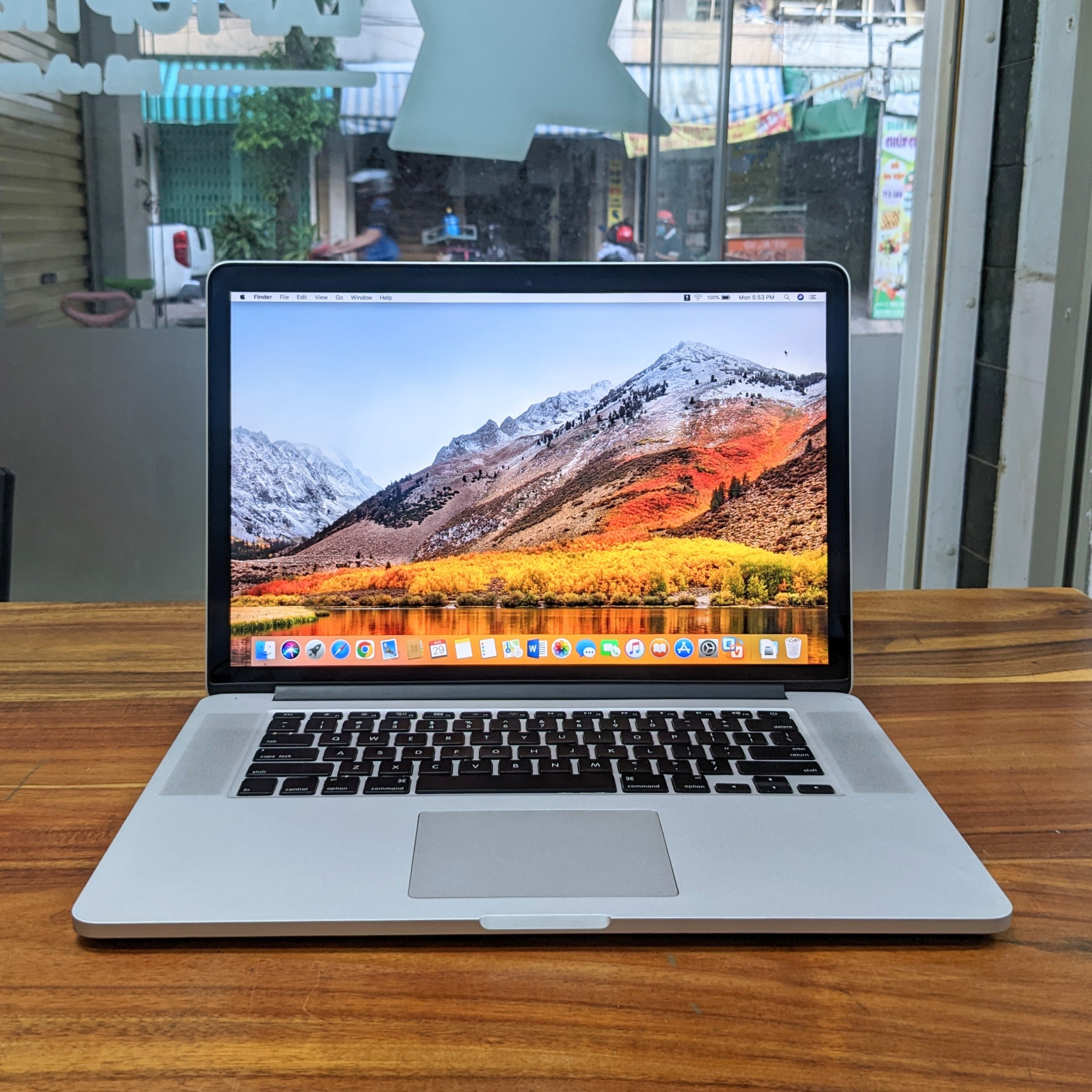 Macbook Pro 15inch i7 vga rời - Macbook giá rẻ - Macbook trả góp